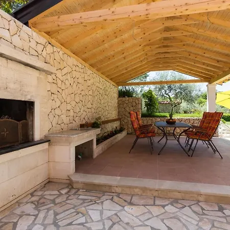 Вилла Ostojic Attractive With Private Pool Near Lakes Плоче
