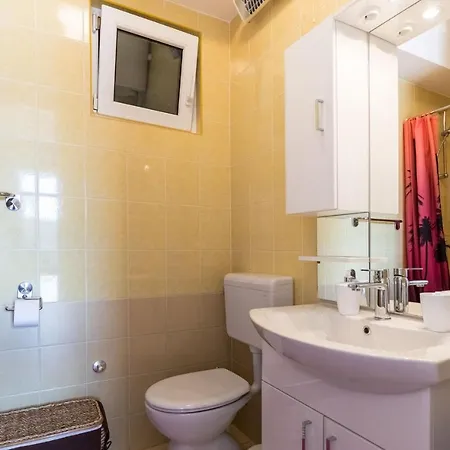Ostojic Attractive With Private Pool Near Lakes Вилла Плоче