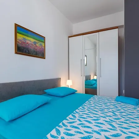 Ostojic Attractive With Private Pool Near Lakes Вилла Плоче