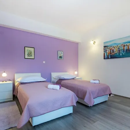 Ostojic Attractive With Private Pool Near Lakes Вилла Плоче