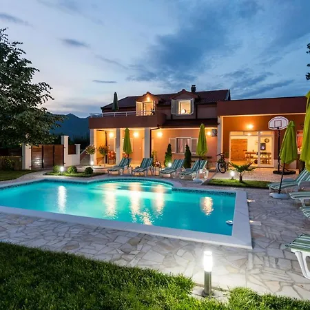 Ostojic Attractive With Private Pool Near Lakes Вилла