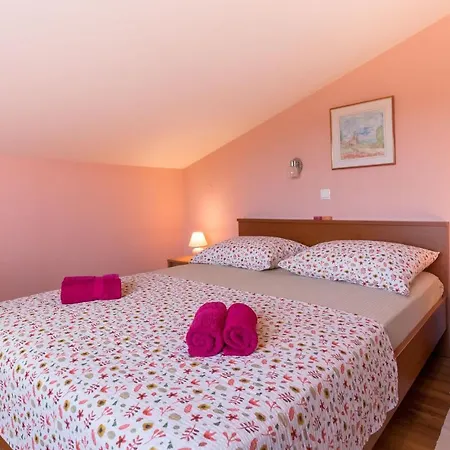 Вилла Ostojic Attractive With Private Pool Near Lakes *