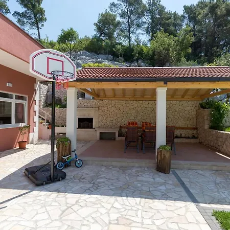 Вилла Ostojic Attractive With Private Pool Near Lakes Плоче