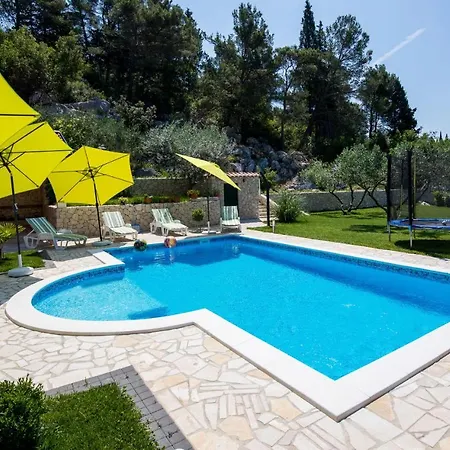 Ostojic Attractive With Private Pool Near Lakes *