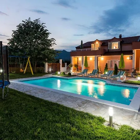 Ostojic Attractive With Private Pool Near Lakes Villa *