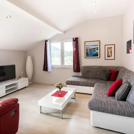 Ostojic Attractive With Private Pool Near Lakes Ploce (Dubrovnik-Neretva)