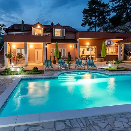 Ostojic Attractive With Private Pool Near Lakes * Ploce (Dubrovnik-Neretva)