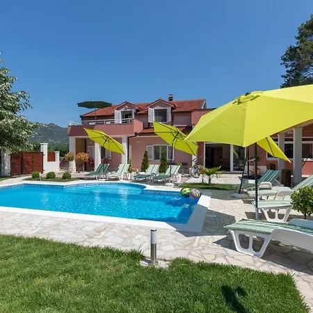 Ostojic Attractive With Private Pool Near Lakes