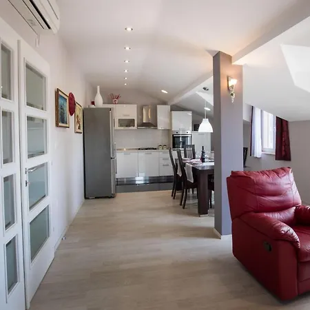 Ostojic Attractive With Private Pool Near Lakes * Ploce (Dubrovnik-Neretva)